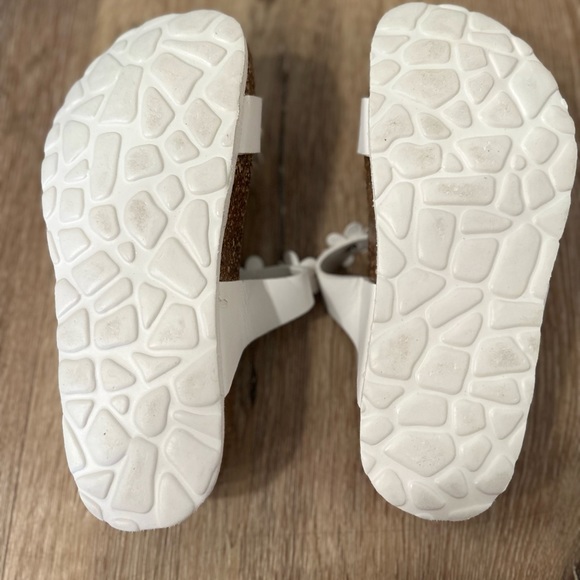 Stunning Kids Sandles Size 2 - Picture 3 of 5